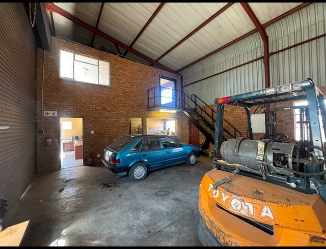 150M² WAREHOUSE TO LET IN CHLOORKOP